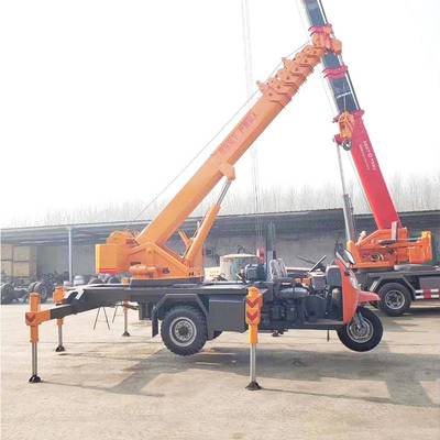 三轮吊车价格 农村建房吊楼板吊石碑三轮起重机价格 全自动支腿五征改装小型吊车价格及图片